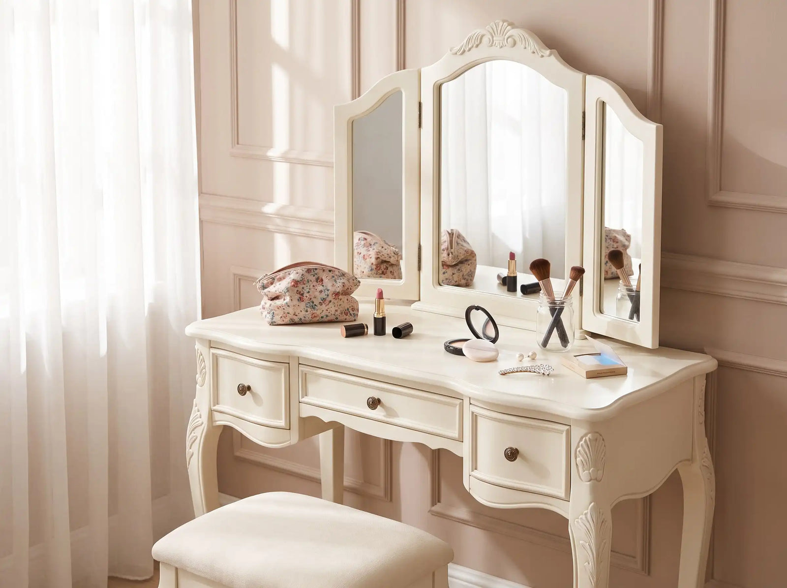 Vanity before adding The Blush Atelier, scene 1